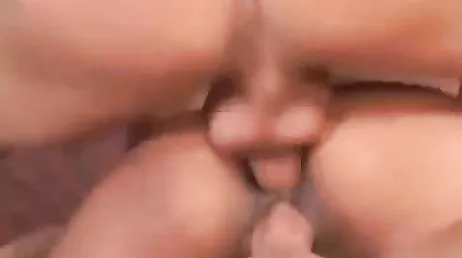 O avô e o filho que foderam a esposa gostosa juntos
