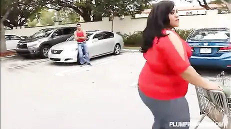 A good fuck for this poor fat girl who hasn't fucked for a long time