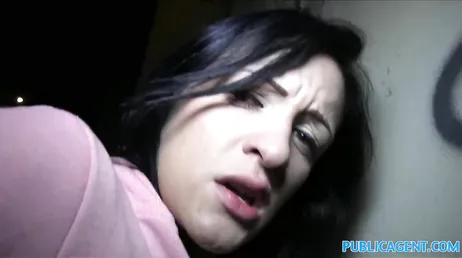 Fucking in the dark with a prostitute in the middle of an alley