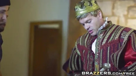 När du knullar gudinnorna Anissa Kate och Peta Jensen i en jacuzzi