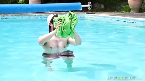 Si je rencontre mon voisin à la piscine, on finit toujours par baiser