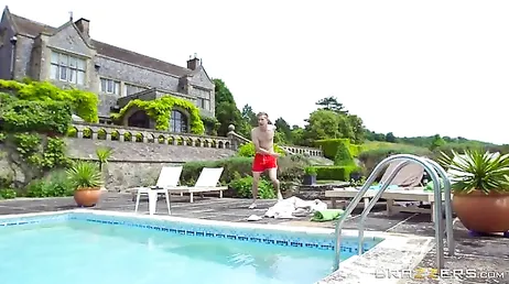 Si je rencontre mon voisin à la piscine, on finit toujours par baiser