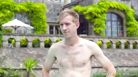 Si je rencontre mon voisin à la piscine, on finit toujours par baiser
