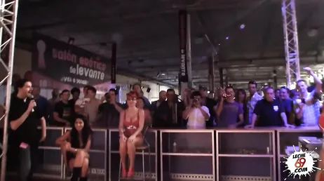 Noemilk fucking hard in a show at the Levante Erotic Salon
