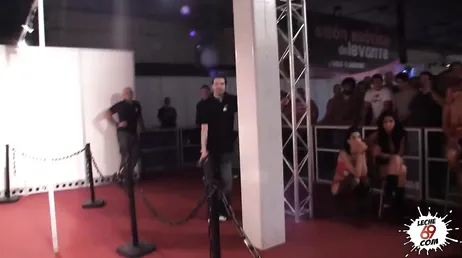 Noemilk fucking hard in a show at the Levante Erotic Salon