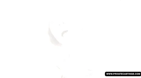 A nice cock in her ass in her first porn casting, tremendous!