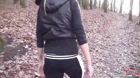 Promenaden genom skogen slutar i en jävla inspelad i POV