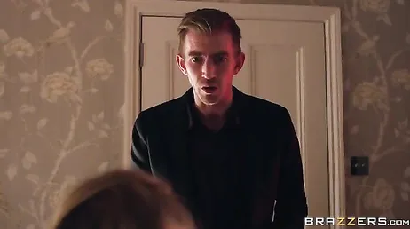 Giselle Palmer genießt es, wenn Danny D ihre gesamte Muschi frisst