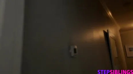 Min flickvän är kåt över att vi gör vår hemgjorda porrfilm