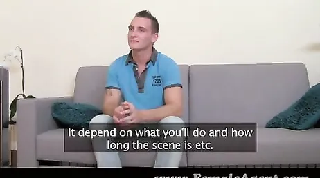 Jävla med den unge mannen som ska göra intervjun