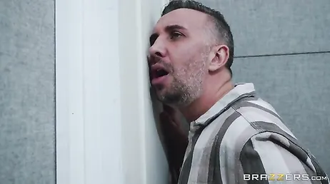 Ryan Keely, una maiala che scopa questo bel muratore