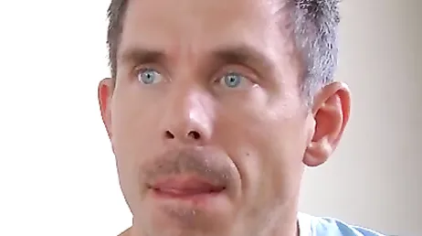 Le docteur Tiffany Star est émerveillé par la grosse bite du patient