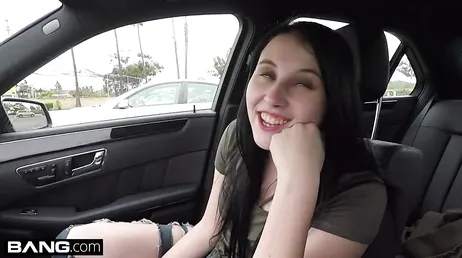 Es un poco fea, pero no veas lo cerda que llega a ser en el casting porno