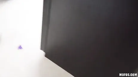 Monica Asis, una ragazza che vuole fare sesso appena sveglia..