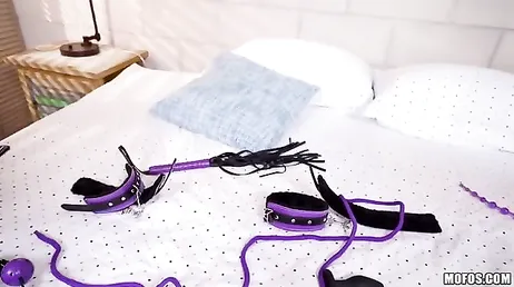 She puts on sexy red lingerie and leaves her ass to her husband, what an anal!