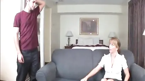 My stepmom's slut gives me a handjob I won't forget