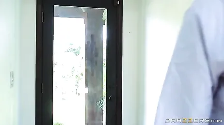 Ebbene sì, ho sorpreso mia figlia a guardare alcuni video porno