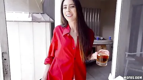 Victoria Vargaz, all denna varma mjölk är till för dig slampa!