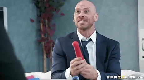 Non vedo come il colloquio di lavoro con questa donna matura si surriscaldi...
