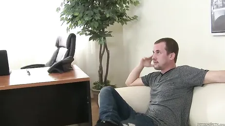 Je viens à l'entretien d'embauche et je finis par baiser fort