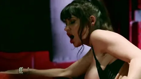 Avoir une baise formidable avec la déesse du porno Eva Karera