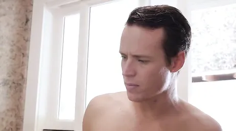 Maman, tu ne peux pas entrer pendant que je me douche !
