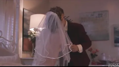 Godersi la prima notte di nozze con una gran scopata hardcore