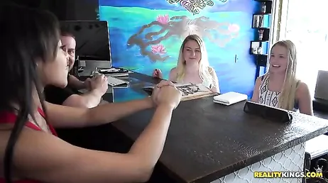 J'emmerde le tatoueur, il finit par piquer tous ses clients !