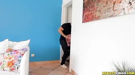 Quand tu te douches avec la porte ouverte, c'est parce que tu as envie de quelque chose...