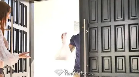 Lexi Luna is waiting for her brother-in-law so horny, what a fucking slut.