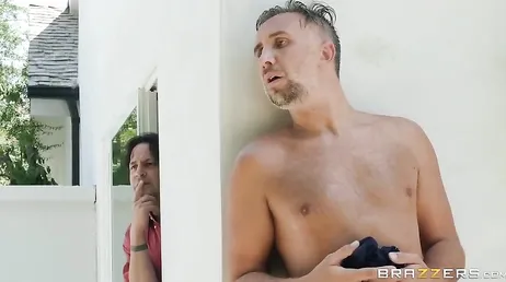 Ariella Ferrera turns on her neighbor Keiran Lee and this happens..