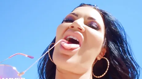 Jasmine Jae får en stark dubbelpenetration, vad underbart!