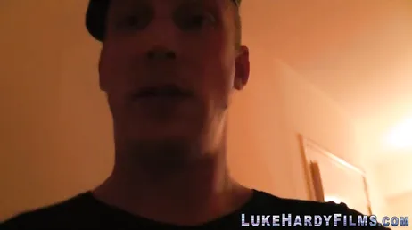 Jävla den kåta Gina Snake, vilken gris hon är..