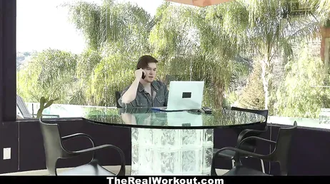 He puts his hands on the ass of the gym trainer.