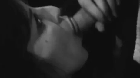 Enorm deep throat i en retro XXX porrfilm