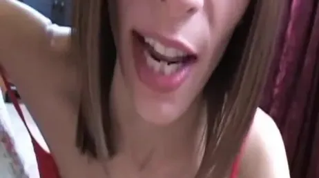 Porno fatto in casa! Cercando di vedere se gli sta bene su tutto il culo...