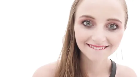 Sodomiser de force cette fille appelée Lady Bug