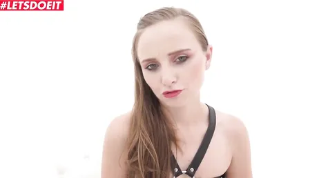 Sodomiser de force cette fille appelée Lady Bug