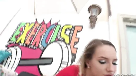 Très peu de culs comme celui de Cali Carter, morceau de baise anale XXX