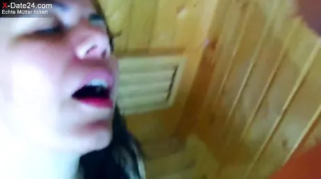 Enfoncer une MILF mature inconnue dans le sauna du gymnase