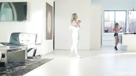 Es verursacht bei ihm ein Zittern in den Beinen, wenn sie ihn fressen ... uff!