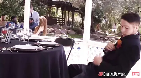 Zwei der Hochzeitsgäste ficken, was für ein Crack-Mann!