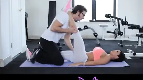 Horny and busty Jewels Jade leaves the gym fucked