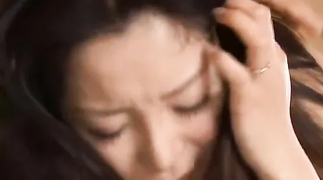 L'asiatica Ayane Asakura si fa scopare la figa in profondità