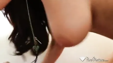 My sister-in-law has the perfect tits to give me a Cuban handjob