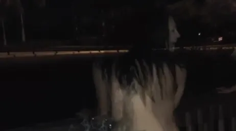 Minha esposa chega bêbada do bar e quer que eu coloque na bunda dela