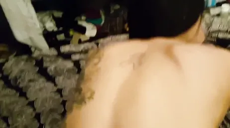 Minha esposa chega bêbada do bar e quer que eu coloque na bunda dela