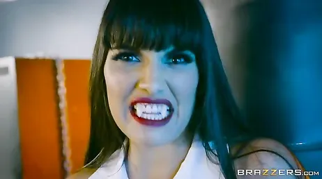 Tremendous sex with vampire Mercedes Carrera
