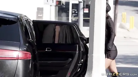 With a driver like that, it must be a luxury to be taken.