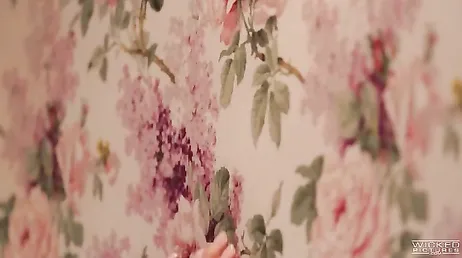 Sexo com a mãe, ela pede para eu colocar camisinha...